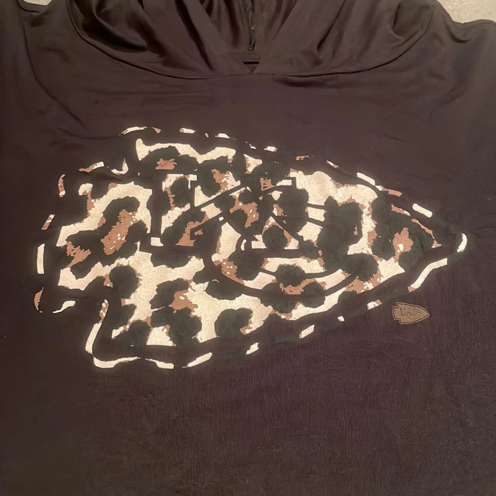 KC Mahomes Leopard Hoodie - Picture 3 of 4